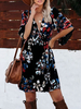 Blumensommer-Kleider mit V-Ausschnitt Glockenärmel ausgestelltes Kleid