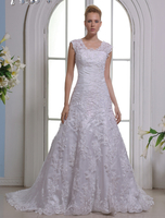 Brautkleid aus Netz mit Carmenausschnitt in Weiß