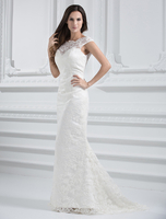 Brautkleid aus Spitze mit Carmenausschnitt in Elfenbeinfarbe