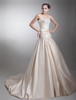 Brautkleid aus Taft mit Hof-Schleppe in Champagnerfarbe