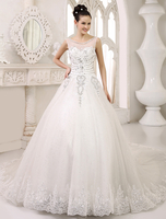 Brautkleid aus Tüll mit Domkirchen-schleppe in Elfenbeinfarbe