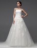 Brautkleid aus Tüll mit Hof-Schleppe in Elfenbeinfarbe