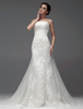 Brautkleid mit abnehmbarer Schleppe in Elfenbeinfarbe