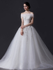 Brautkleid mit Carmenausschnitt und Kapelle-Schleppe
