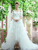 Brautkleid mit Spaghettiträgern und Hof-Schleppe in Weiß