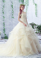 Brautkleider Prinzessin Champagner Herz-Ausschnitt Brautkleider Spitze mit Kapelle-Schleppe ärmellos und Schnürung A-Linie- trägerlos