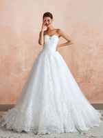 Brautkleider Prinzessin Elfenbeinfarbe Herz-Ausschnitt Brautkleider Tüll Mit Schleppe ärmellos und Reißverschluss Prinzessin trägerlos