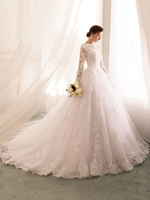 Brautkleider Prinzessin Elfenbeinfarbe mit Bateau-Kragen Brautkleider Tüll und Court-Schleppe Langarm und Reißverschluss Prinzessin