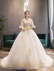 Brautkleider Prinzessin Prinzessin Brautkleider 1/2 Ärmel Hochzeit Illusion Ausschnitt milchweiß / elfenbeinweiß Tüll und Kapelle-Schleppe