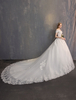 Brautkleider Prinzessin Prinzessin Brautkleider Kurzarm Hochzeit und Carmenausschnitt Elfenbeinfarbe Satingewebe und Domkirchen-schleppe