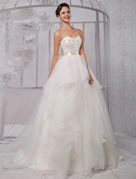 Brautkleider Prinzessin Prinzessin Brautkleider ärmellos Hochzeit Herz-Ausschnitt Elfenbeinfarbe Organza mit Court-Schleppe und Reißverschluss
