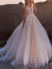 Brautkleider Prinzessin Prinzessin Brautkleider ärmellos Hochzeit mit Rundkragen Hellrosa Tüll und Schleppe Knöpfe