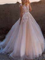 Brautkleider Prinzessin Prinzessin Brautkleider ärmellos Hochzeit mit Rundkragen Hellrosa Tüll und Schleppe Knöpfe