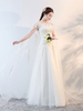Brautkleider Watteau Zug Elfenbein Spitze Perlen Tulle bodenlangen Brautkleid