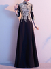 Brautmutterkleider A-Linie- Abendkleider für Hochzeit Schwarz aus mattem Satin Halskragen Hochzeit bodenlang 3/4 Ärmel mit Reißverschluss