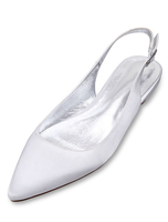 Brautschuhe aus im eleganten Stil Pump