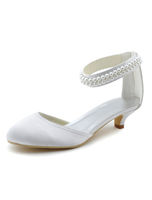 Brautschuhe aus Kunstseiden mit Perlen und Kitten Heels in Weiß Pump im eleganten Stil Kunstseide