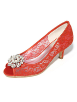 Brautschuhe aus Spitze mit Perlen und Kitten Heels Pump im eleganten Stil