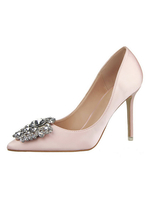 Brautschuhe mit Stilettos und Kunstdiamanten
