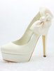 Charmante PLateau-Pumps mit Schleife und High Heels in Champagner