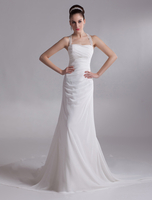 Chiffon Etui-Brautkleid mit trägerlosem Design und Kunstdiamanten in Elfenbeinfarbe