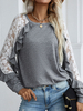Damen Bluse Hellgrau Lange Ärmel Zweifarbige Stretch-Spitze Rüschen Jewel Neck Baumwoll-T-Shirt