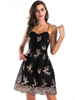 Damen Skater Kleider Schwarz Ärmellos Loral bedruckte Polyester Träger Hals Cami Kleid Pailletten Casual Fit und Flare Kleid