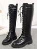 Damenkampfstiefel mit runder Kappe und flacher Schnürung und knielangen Stiefeln
