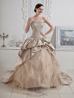 Duchesse-Linie Brautkleid aus mit Herz-Ausschnitt und Pailletten und Hof-Schleppe in Champagnerfarbe
