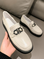 Ecru White Leder Slipper Runde Zehen Metall Details Freizeitschuhe Damenschuhe
