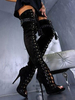 Eigenartige Plateau-Stiefel mit Schnüren und Stilettos in Schwarz