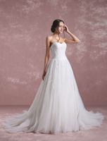 Elfenbein Brautkleid Liebsten trägerlosen Brautkleid Rebe Spitze eine Linie Brautkleid mit Kapelle Zug