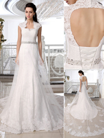 Etui-Brautkleid mit Spitze und Hof-Schleppe in Weiß