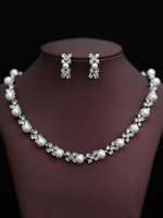 Exquisites Kunstperle Schmuck Set für Braut in Silbern Ohrstecker mit Halskette