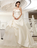 Fabelhaftes A-Linie-Brautkleid aus Satingewebe mit trägerlosem Design und Blumen-Deko und Schleppe in Elfenbeinfarbe Milanoo