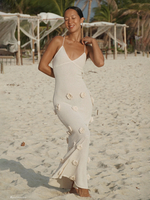 Figurbetontes Kleid mit 3D-Blumen Spaghettiträger Neckholder rückenfrei Urlaubs-Maxikleider