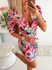 Figurbetontes Kleid mit Blumenmustern mit V-Ausschnitt mit kurzen Ärmeln Enges Kleid
