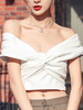 Frauen Crop Top Weiß geschichteten V-Ausschnitt Sexy Plissee Ärmellose Polyester Tops