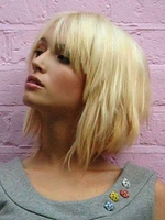 Frauen-Echthaar-Perücken Gelbe beiläufige kurze Perücken