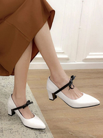 Frauen Mid-Low Heels White Bows Spitze Zehen heiraten Jane Chunky Heel Slip-On Pumps