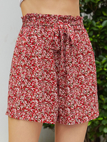 Frauen Red Shorts Plissee Floral Printed Schnürung Polyester Cabrio Casual Straight Shorts