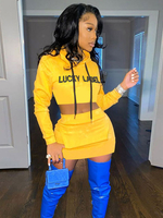 Frauen zweiteilige Sets Zitronengelb Polyester Rock Buchstaben Druck Athletic Top Langarm Jewel Neck Tops Outfit