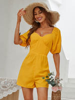 Gelber Queen-Anne-Ausschnitt mit kurzen Ärmeln; rückenfreier breiter Sommer-Playsuit aus Polyester