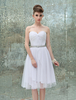 Günstiges Brautkleid aus Chiffon mit Perlen-Applikation in Weiß