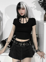Gotische schwarze Bluse mit kurzen Ärmeln und hohem Kragen aus Polyester mit kurzem Kragen