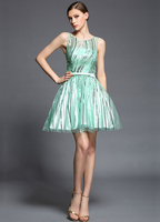 Grüne Schärpe Print Satin Cocktailkleid