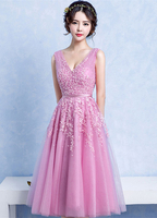 Hübsches Cocktailkleid aus mit V-Ausschnitt und Deko-Applikation und Perlen-Applikation Fuchsienrosa