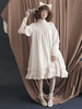 Hübsches Lolita Kleid mit Stehkragen und langen Ärmeln im süßen und hübschen Style und Rüschen Cremeweiß
