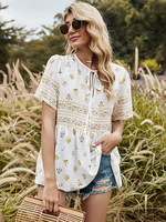 Hemd für Frauen Weißes Blumenmuster Plissee Schnürung Juwelenhals Lässig Kurzarm Polyester Übergroßes T-Shirt