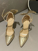 High Heels Spitzspitze Stöckelabsatz Chic Blond Lackleder Obere Knöchelriemen Absätze